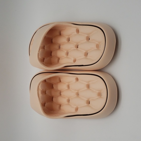 192- Slippers For the House Size Medium NWT - Picture 4 of 5